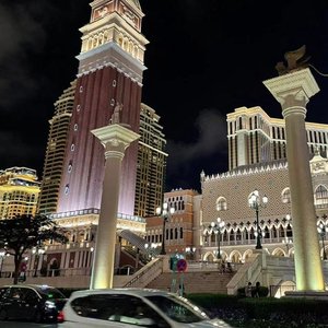 廖承宇被5个男子3p在线
