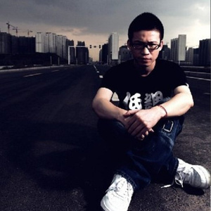 廖承宇被5个男子3p在线
